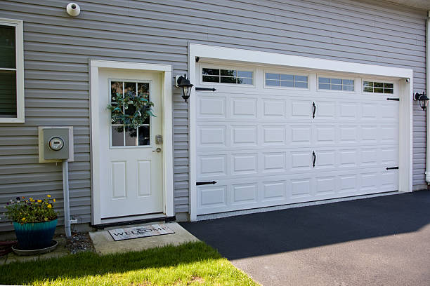 24/7 Emergency Garage Door Panel Replacement experts in Lorena, TX